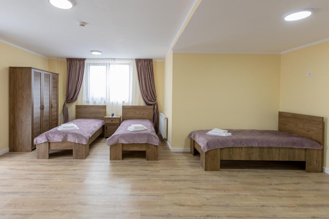 Villa Class Sînmartin Buitenkant foto