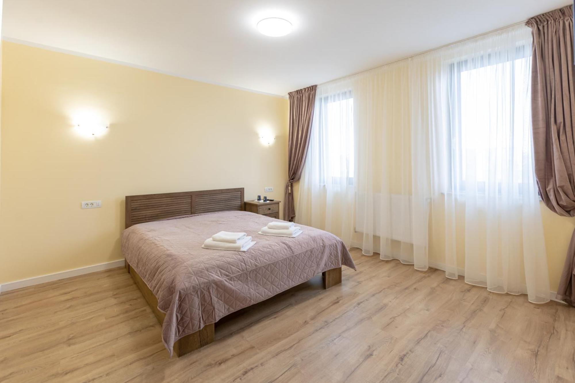Villa Class Sînmartin Buitenkant foto