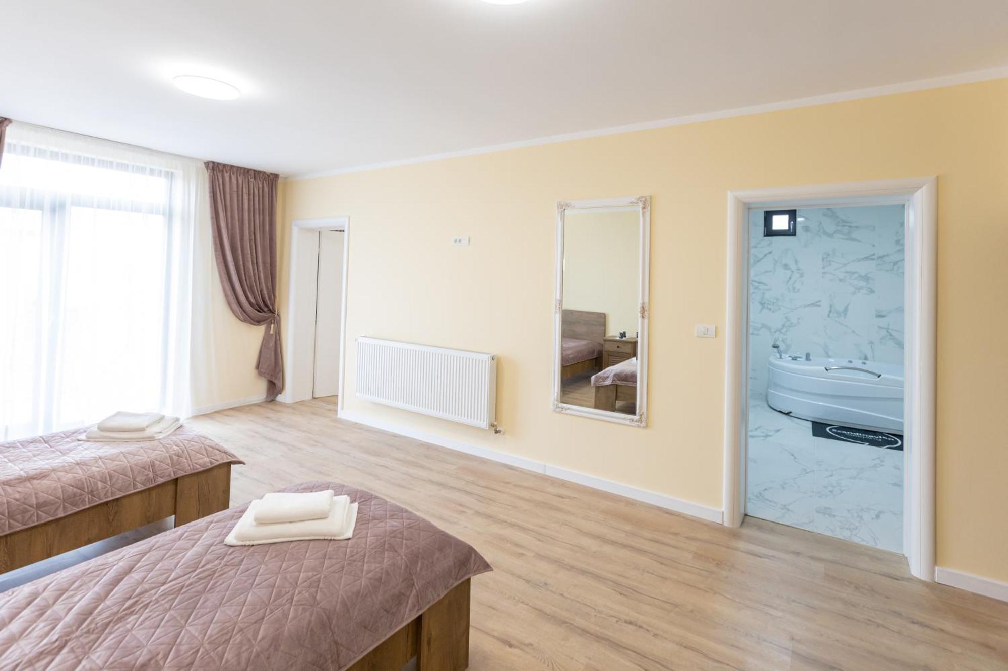Villa Class Sînmartin Buitenkant foto
